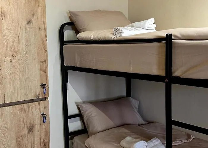 Auberge de jeunesse H *