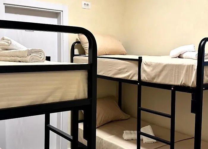 H Хостел Тирана