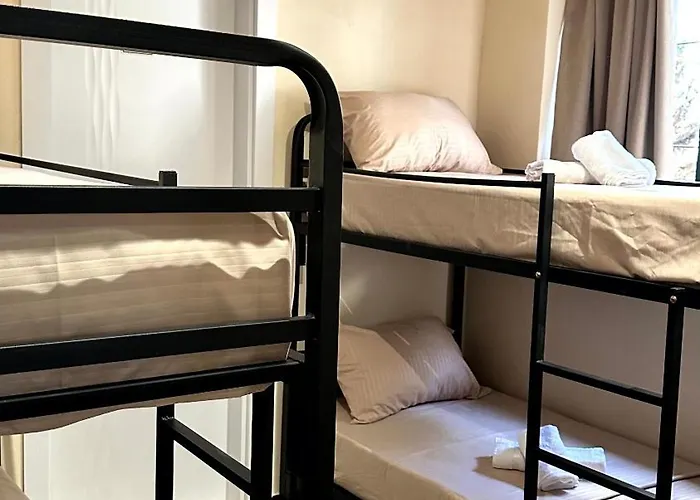 H Хостел Тирана